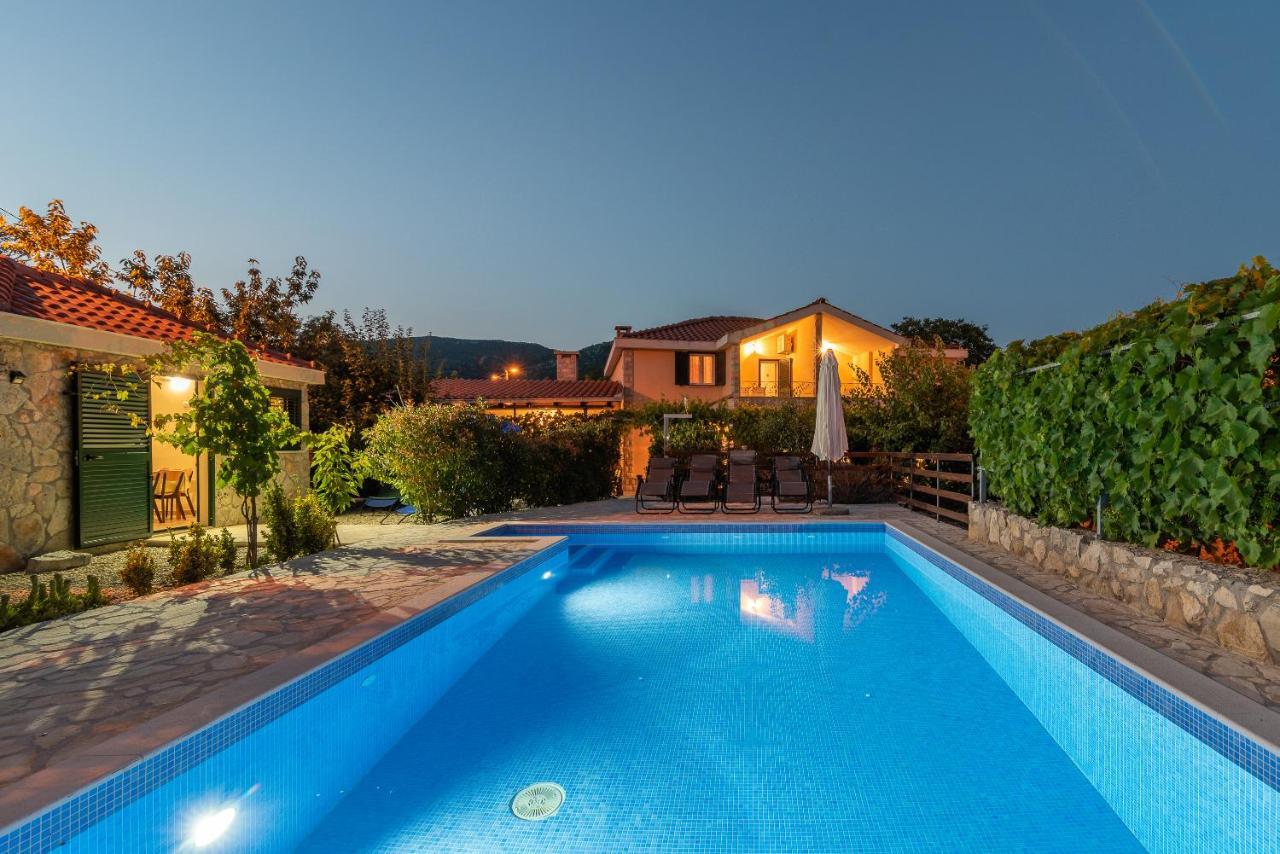 Villa Danica Bristivica